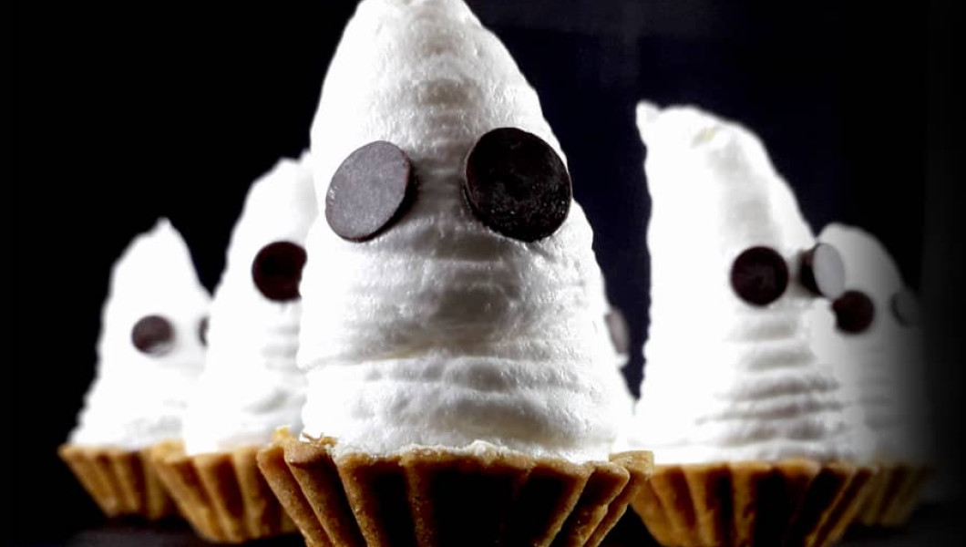 Dulces para Halloween: Pie de fantasma ¡Boo! con merengue italiano Dulces para Halloween: Pie de fantasma ¡Boo! con merengue italiano